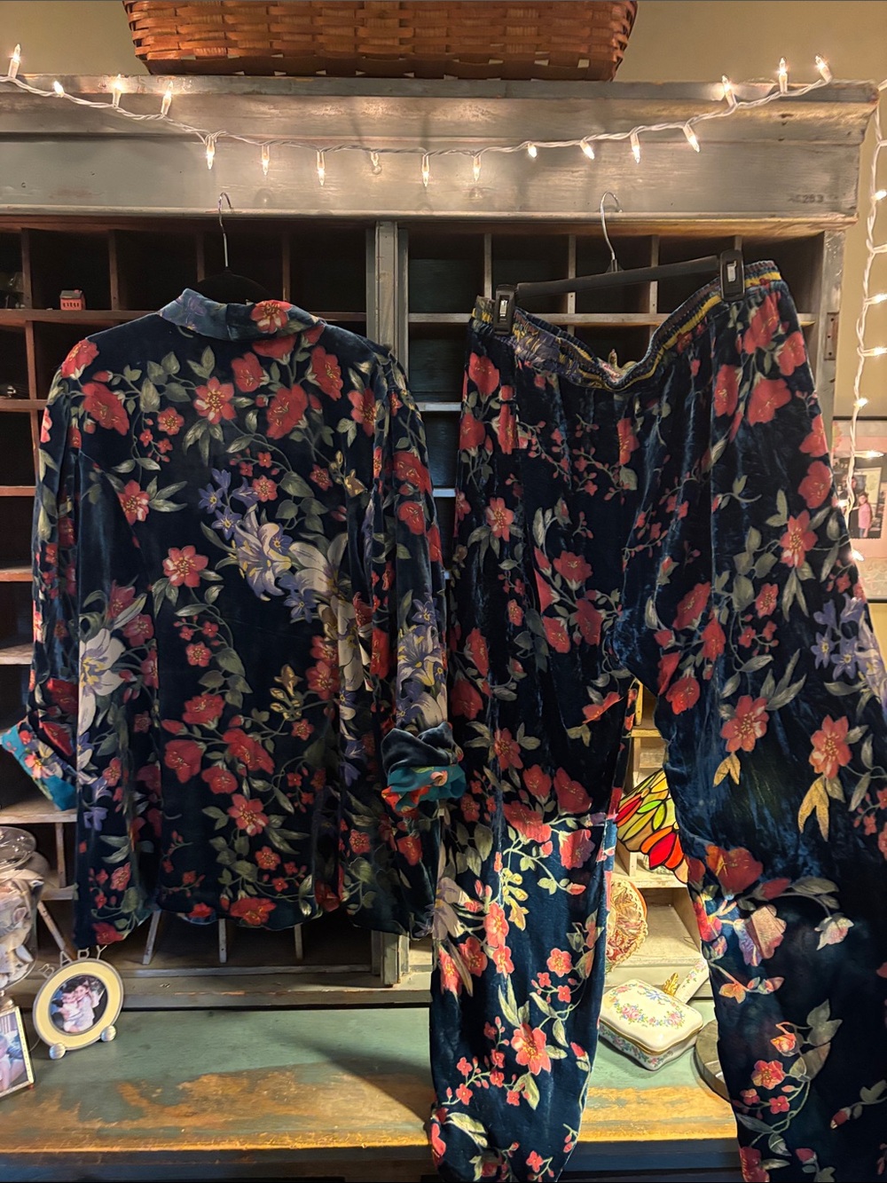 Johnny Was 🌸Velvet Floral set with Multi-Color Accents - Picture 8 of 8